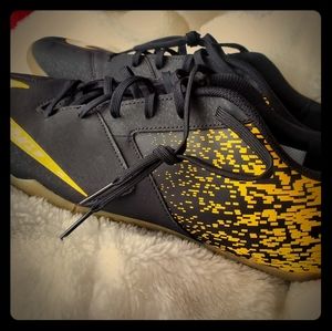 Men's Nike Football size 12 shoe